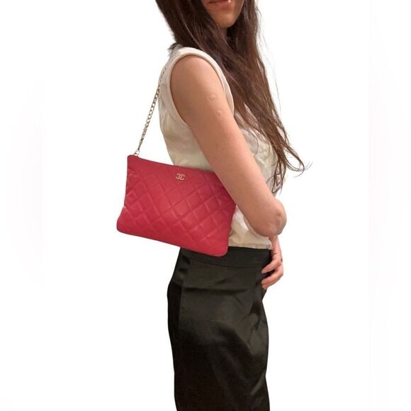 Chanel caviar Quilted pink leather Clutch - Picture 1 of 16
